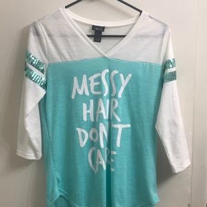 Never worn cute graphic shirt!